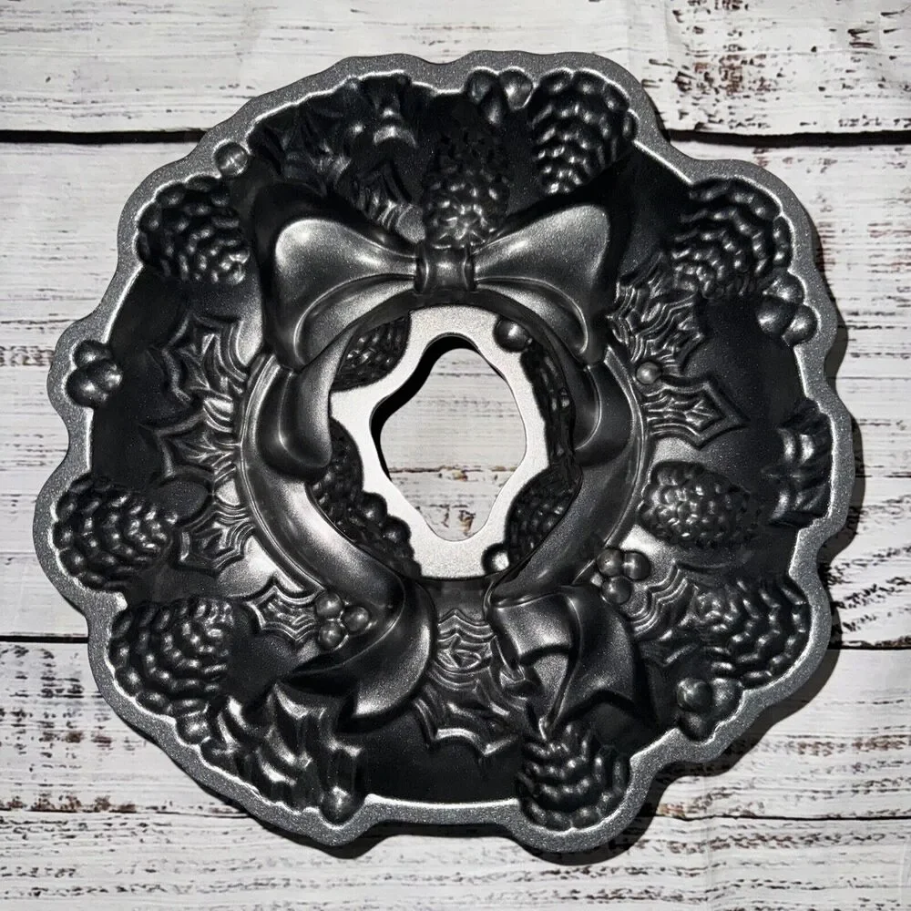 NORDIC WARE Holiday Wreath Pan Bundt 9 Cups Non Stick‎ + 6 Cup Bundt. New